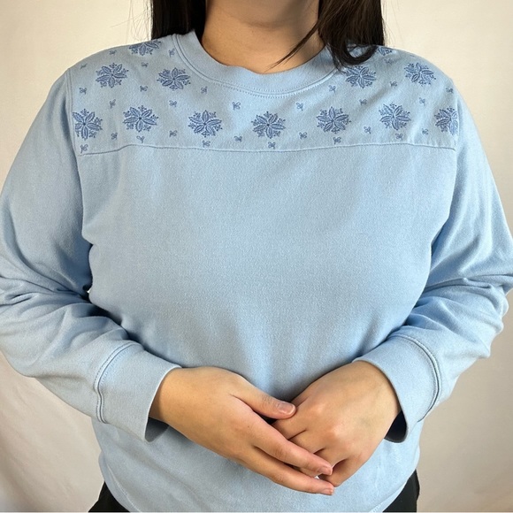 National Snowflake Crewneck - Picture 2 of 4